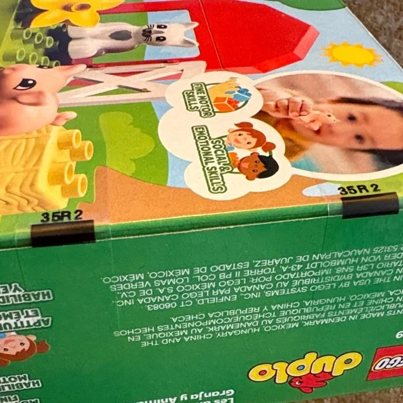 LEGO DUPLO Farm Animal Care Set - Red, Green, Yellow - Picture 8 of 9